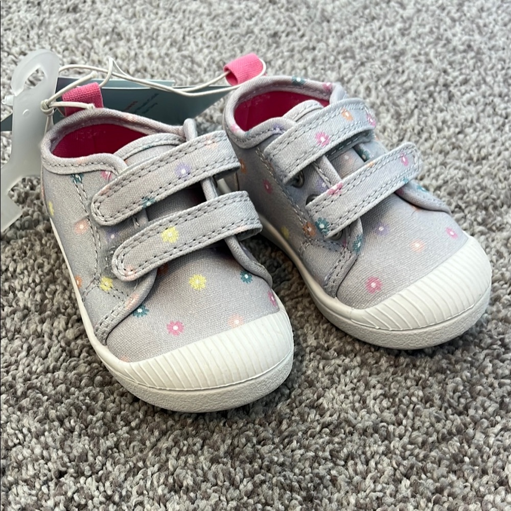 Cat & Jack New With Tags Gray Velcro Shoes Size 4